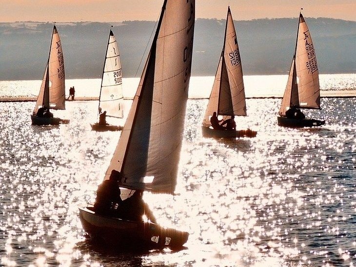 A Câmara já reconheceu o potencial da vela no Azibo, agora deveria agir para promover a sua prática